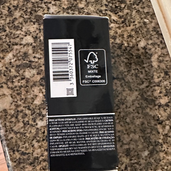 Giorgio Armani Luminous Silk Foundation - 4.5 tint New in box! - Picture 4 of 7